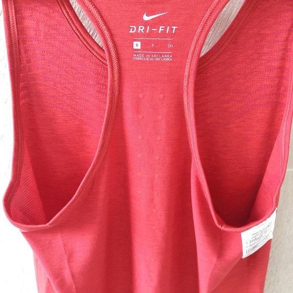 Nike Women‘s Dri-fit tank - Picture 5 of 6